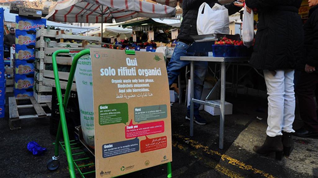 A Milano la raccolta dell’umido nei mercati scoperti vola, superato il 23%