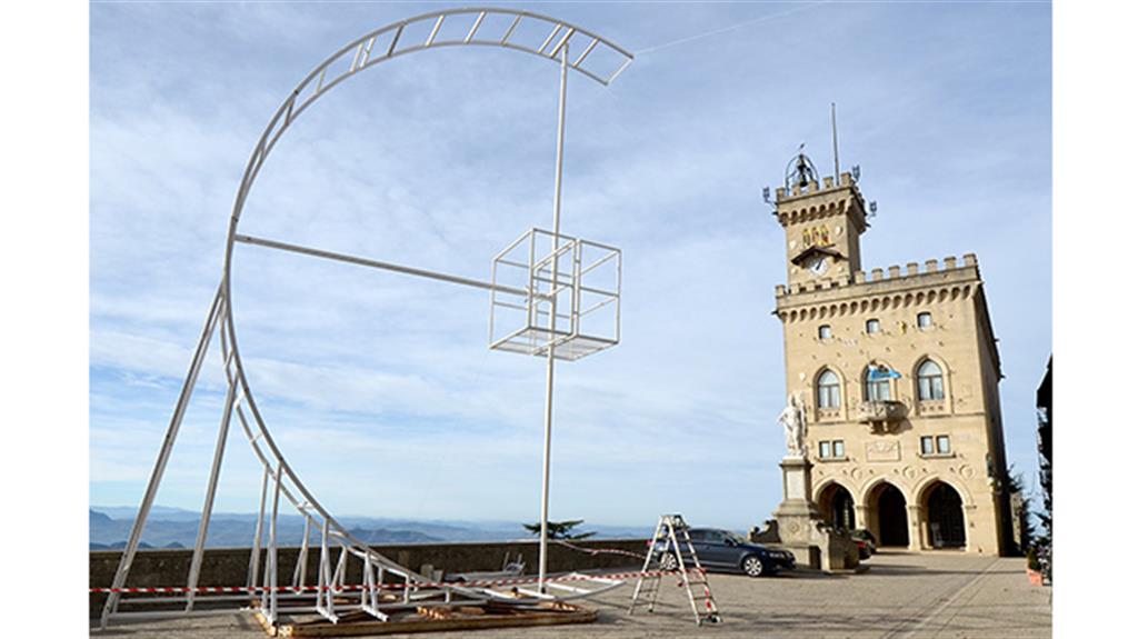 A San Marino la maxi stella a LED
